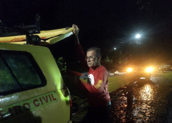 Seis famílias são resgatadas pelos bombeiros na Taboca do Pau Ferrado