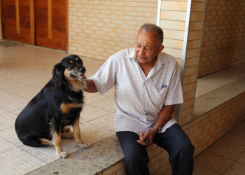 Dr. Pessoa lamenta morte de sua cadelinha Priscila, que adotou há oito anos