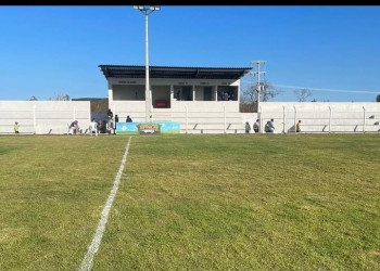 Secretaria de Esportes inaugura estádio de futebol em Amarante