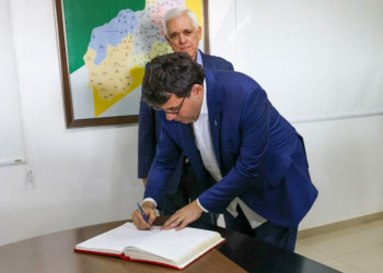 Rafael Fonteles reassume Governo do Piauí ao retornar dos EUA