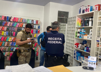 Polícia interdita nove lojas do Centro suspeitas de venda de celulares roubados