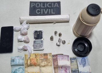Polícia Civil encontra drogas e dinheiro escondido em garrafa térmica