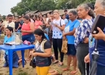 Moradores fazem vigília  à beira da barragem do Bezerro pelo atleta desaparecido