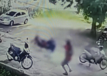 Câmera de segurança flagra execução de estudante em escola no bairro Dirceu