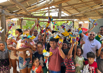 CUFA Piauí e Cacau Show distribuem Ovos de Páscoa na favela Lindalma Soares