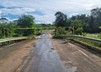Ponte na BR 222 em Piripiri é interditada sob risco de desmoronamento