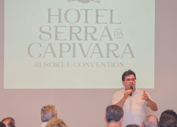 Rafael Fonteles inaugura Hotel Serra da Capivara em São Raimundo Nonato