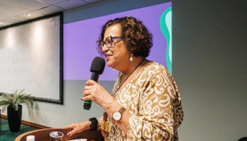 Professora da UFRJ lança livro em Teresina sobre história da imprensa