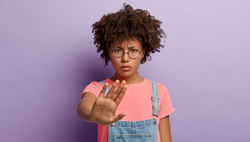 Entenda o papel dos pais na prevenção ao bullying entre crianças e adolescentes