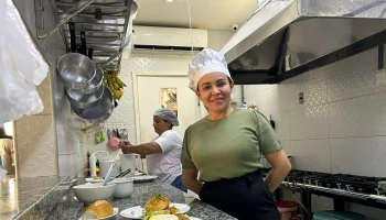 Cachorro-quente no prato é tradição teresinense que atravessa gerações