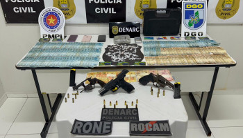 Polícia apreende 200 cartões do Bolsa Família suspeitos de bancar prostituição e drogas