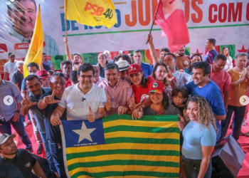 Rafael Fonteles realiza caravana com apoiadores na zona norte de Teresina