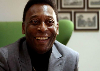 Pelé fez cirurgia para retirada de tumor no cólon