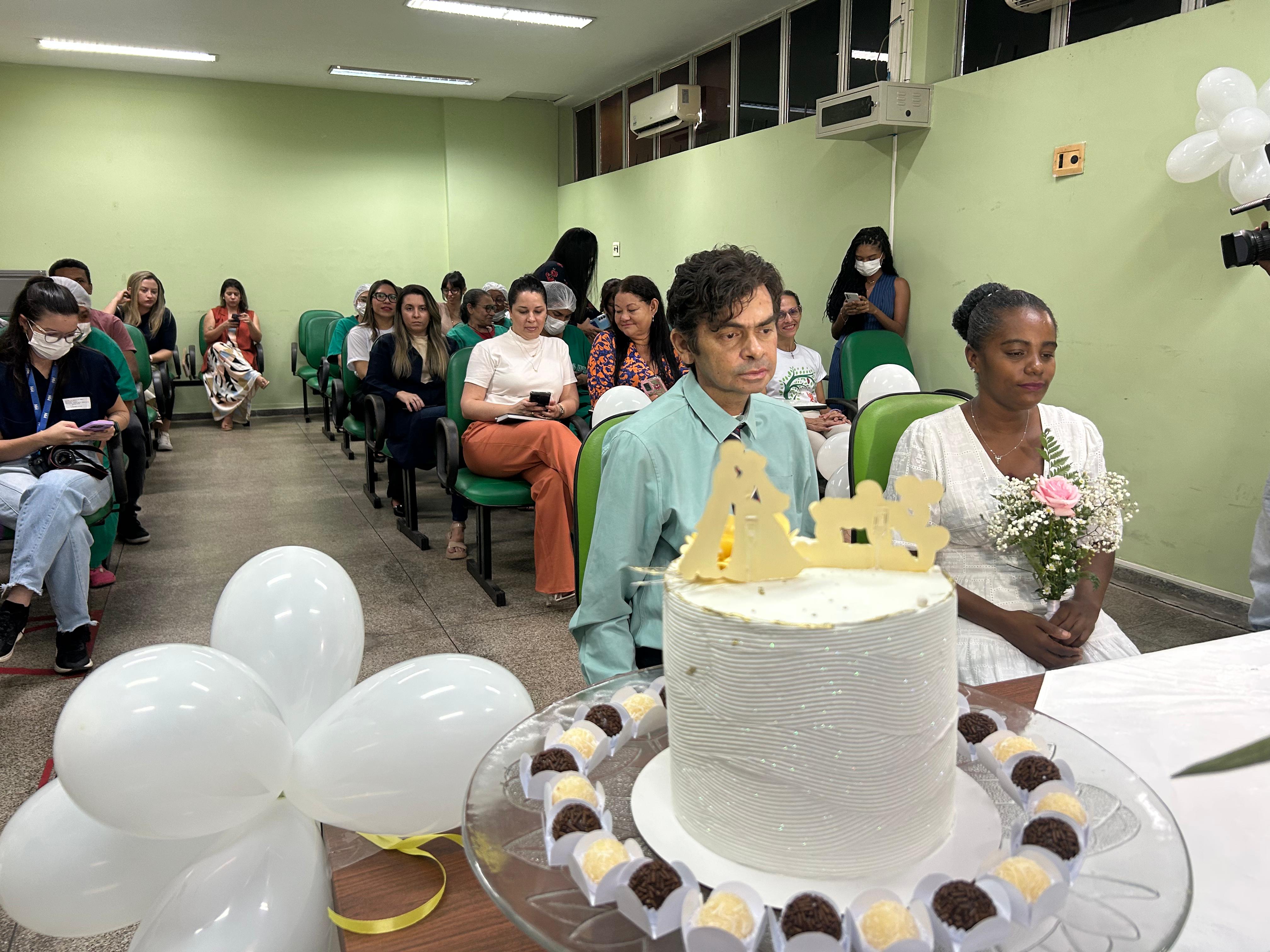 Casamento de paciente no HUT