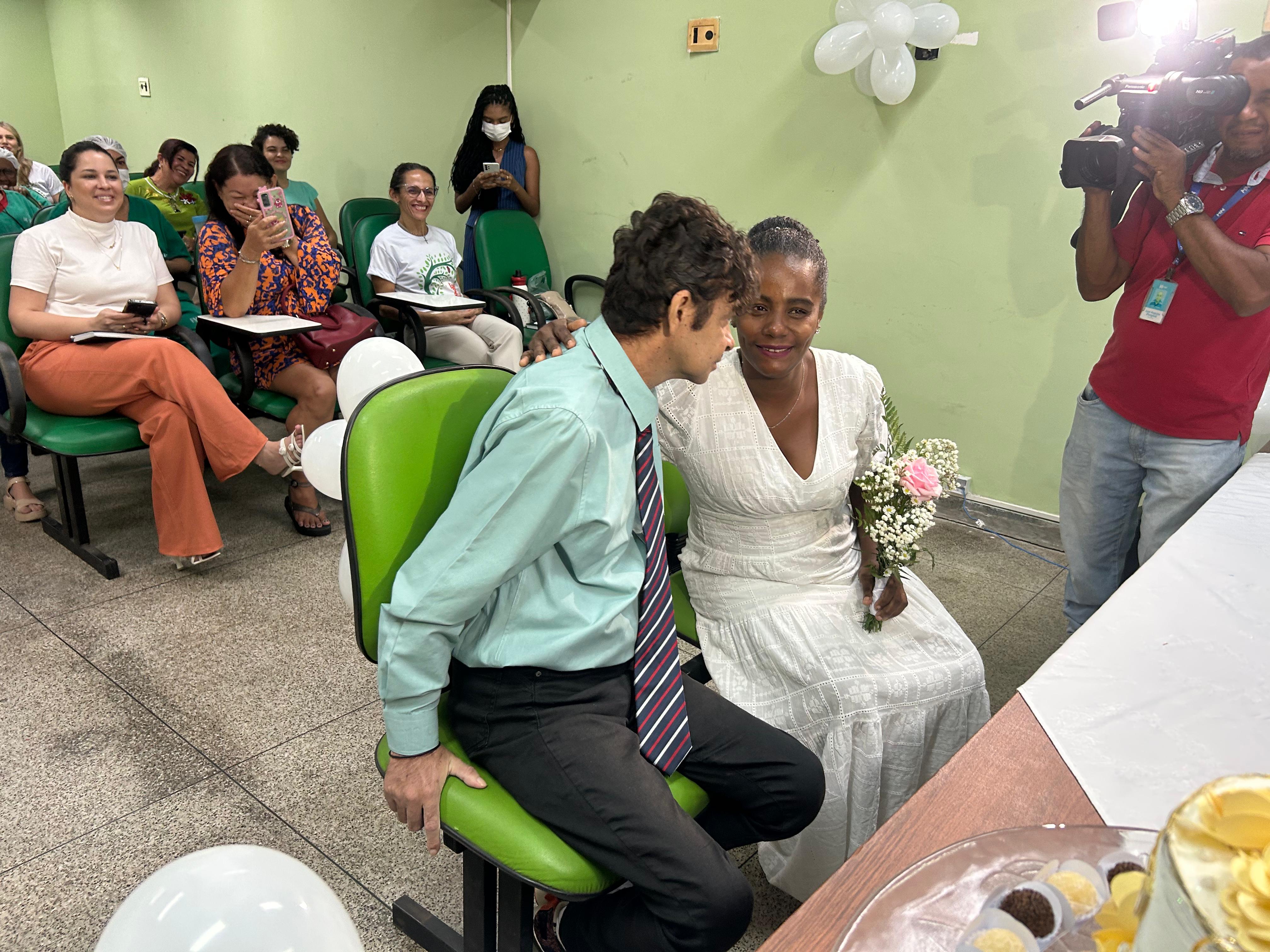 Casamento de paciente no HUT