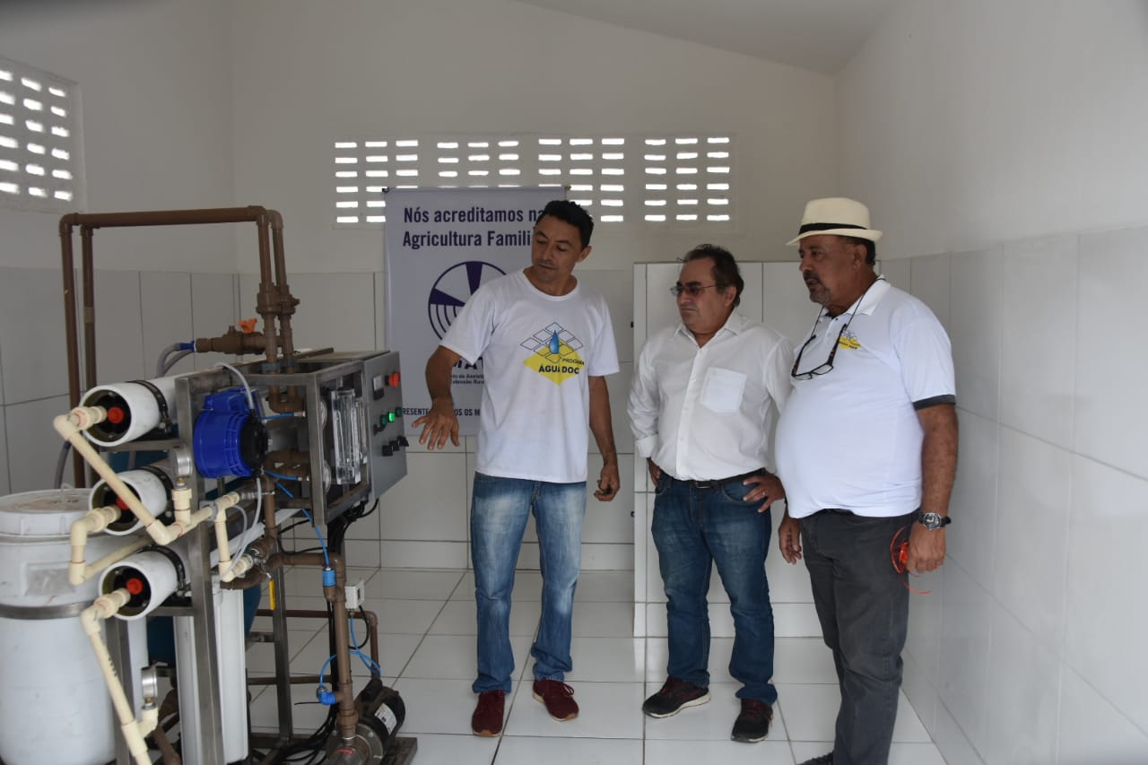Emater e Programa Água Doce levam água potável à comunidade do município de Acauã