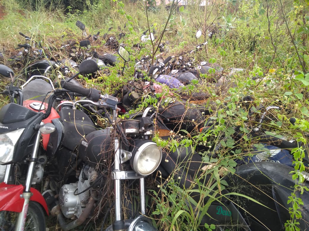 Depósito de motocicletas apreendidas pela polícia