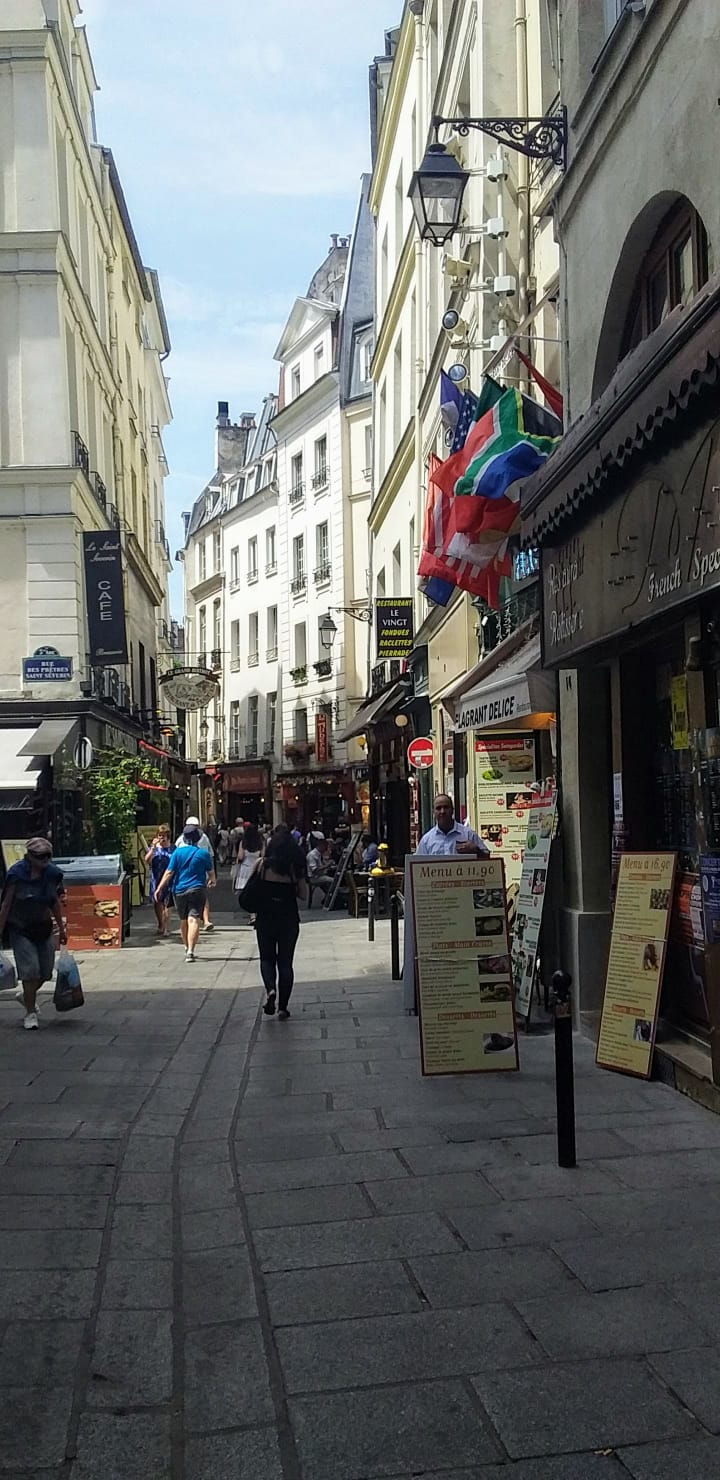 Um olhar piauiense na França: admirar Paris de 