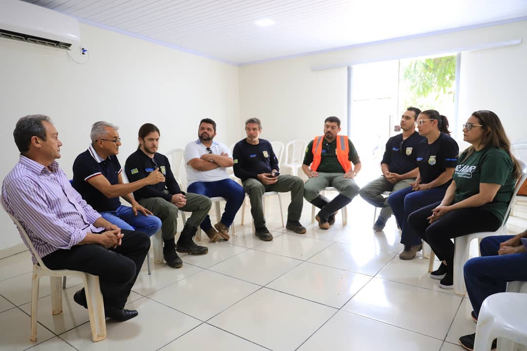 Reunião entre moradores, SEMAR, SASC, Corpo de Bombeiros e prefeitura sobre danos ambientais em São Gonçalo do Gurgueia