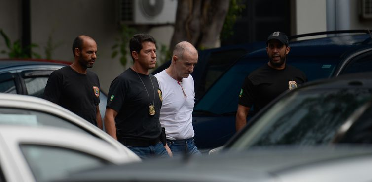 Rio de Janeiro - O empresário Eike Batista deixa a sede da Polícia Federal após prestar depoimento (Fernando Frazão/Agência Brasil)