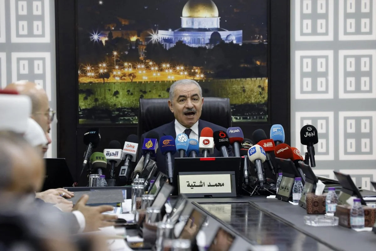 Primeiro-ministro palestino, Mohammad Shtayyeh renuncia ao cargo