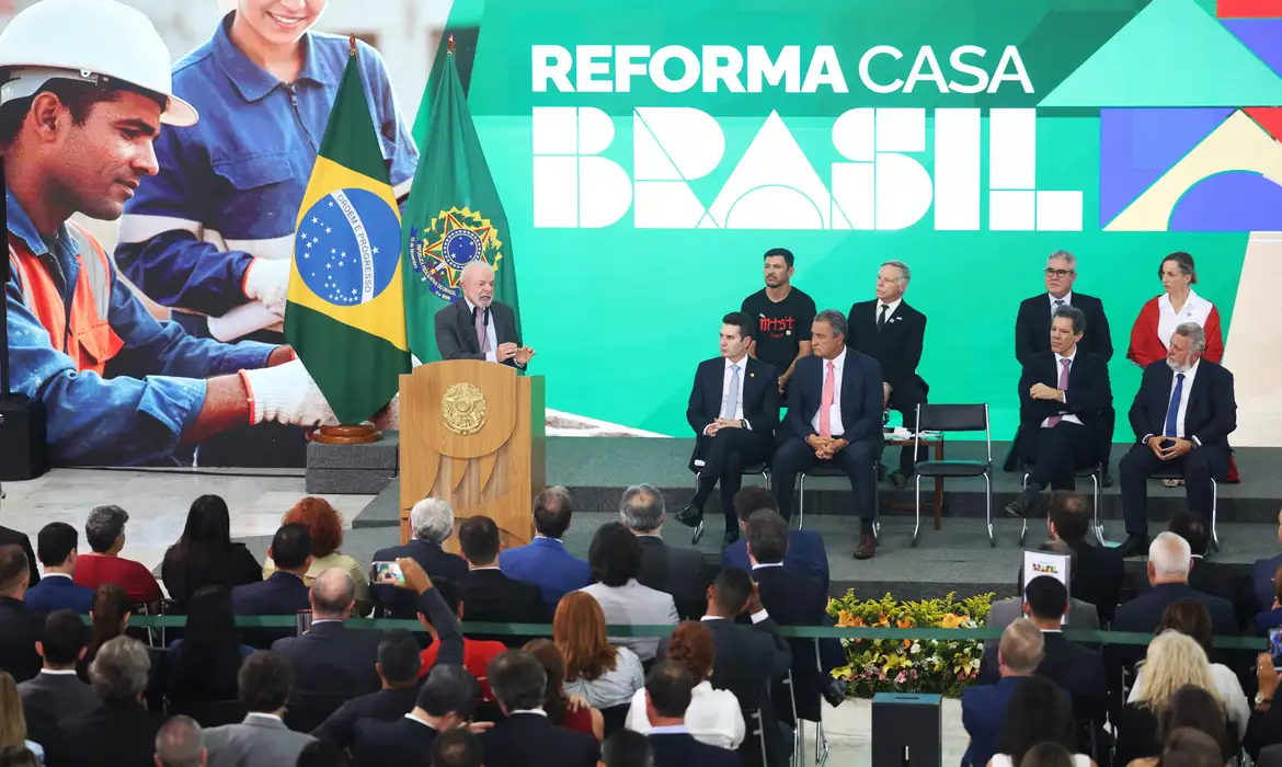 Lula lança Programa Reforma Casa Brasil