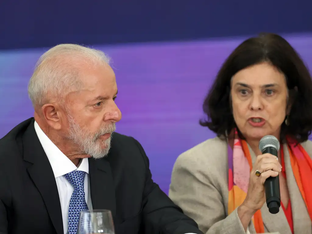 O presidente Luiz Inácio Lula da Silva e a ministra da Saúde, Nísia Trindade