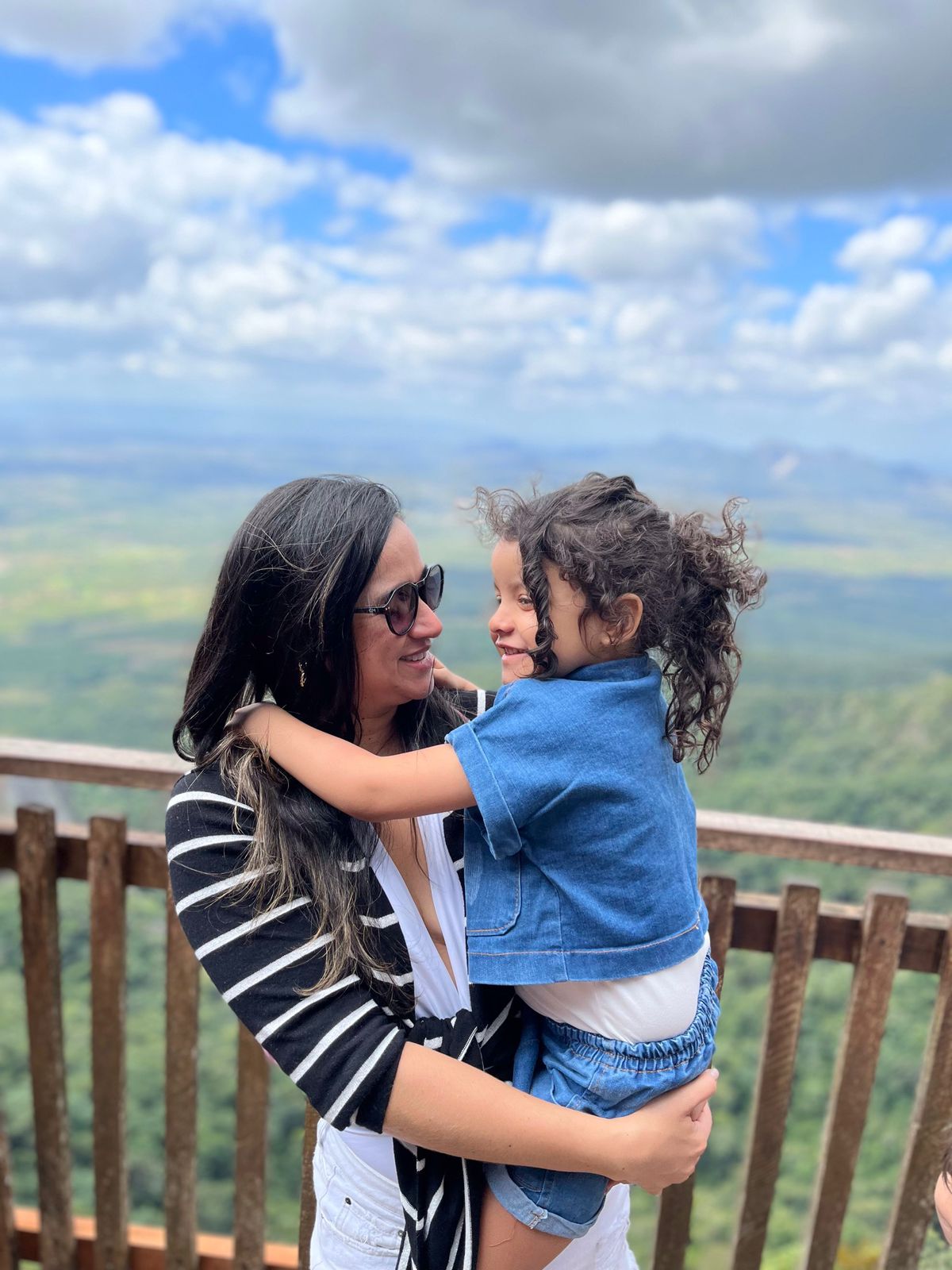 Ana Carolina Prado e sua filha Clara