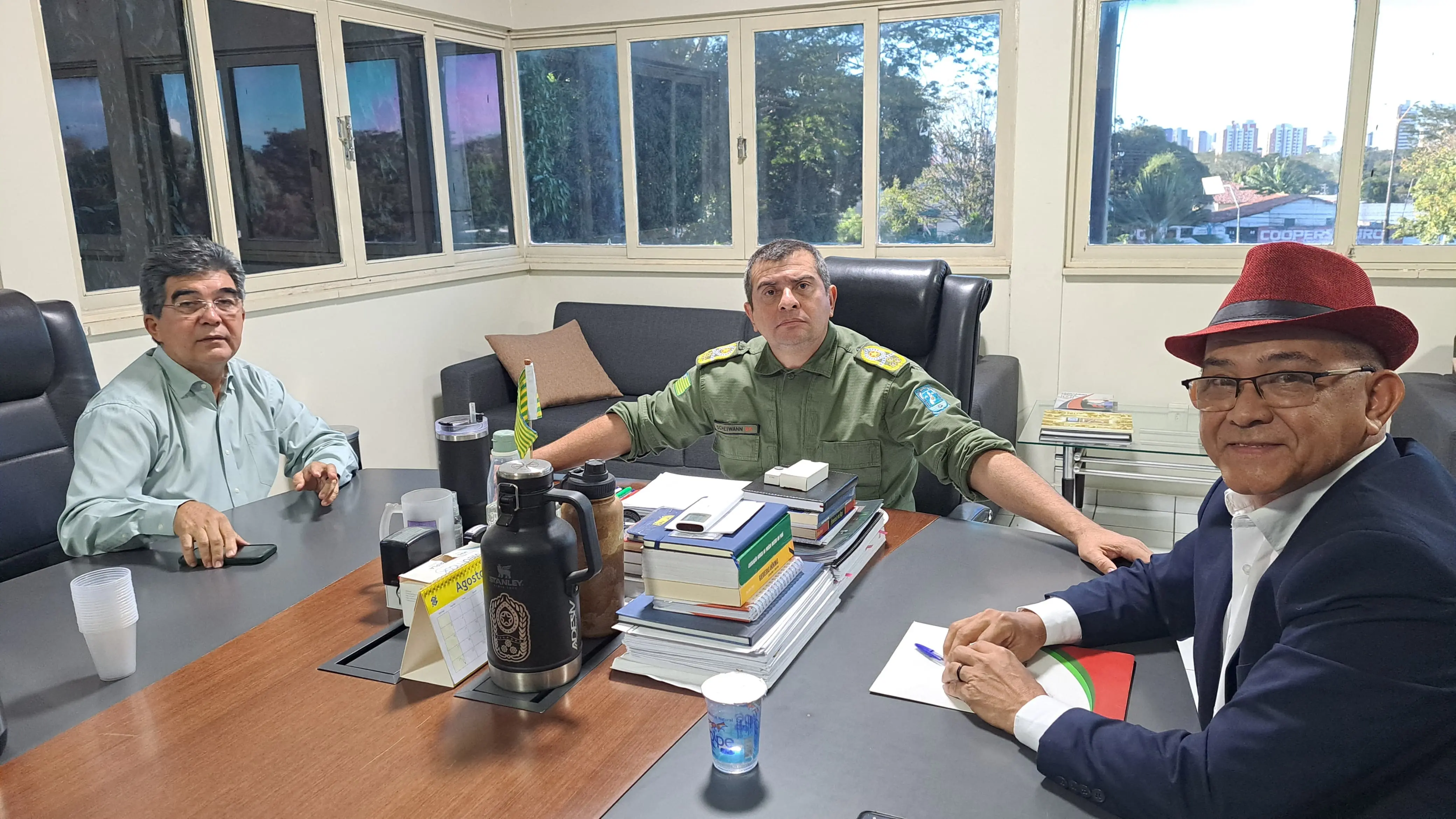 Prefeito Abdoral Melo, acompanhado do deputado Limma