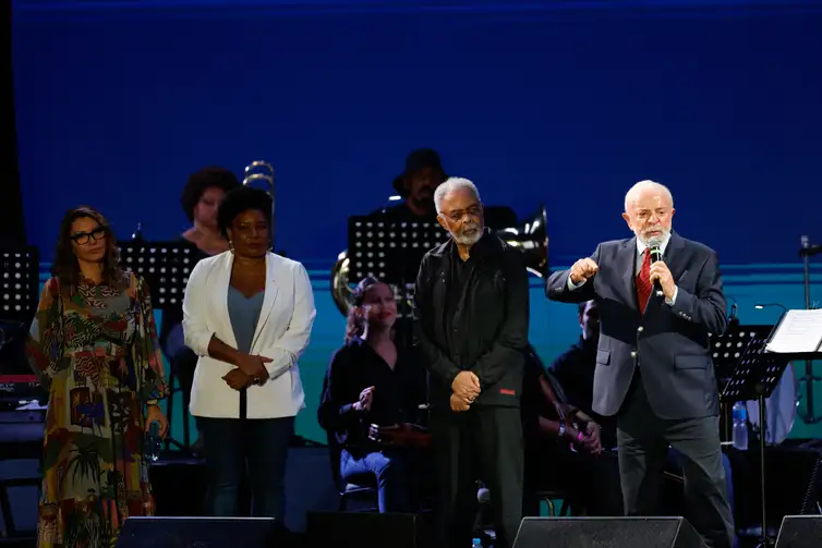 O presidente Lula no show do Festival Aliança Global Contra a Fome e a Pobreza, no G20 Social, na Praça Mauá