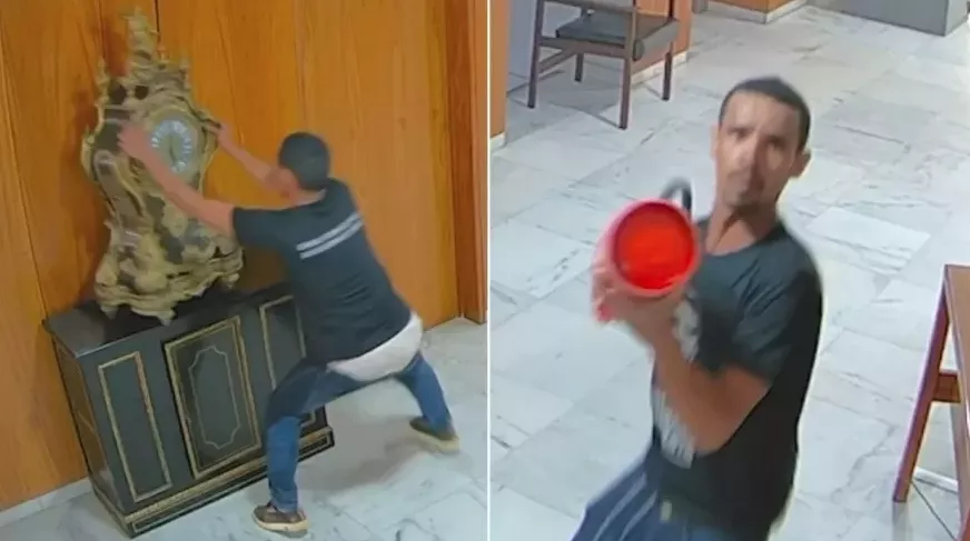 Ferreira ficou nacionalmente conhecido ao ser flagrado em vídeo destruindo um relógio histórico do século XVII no Palácio do Planalto