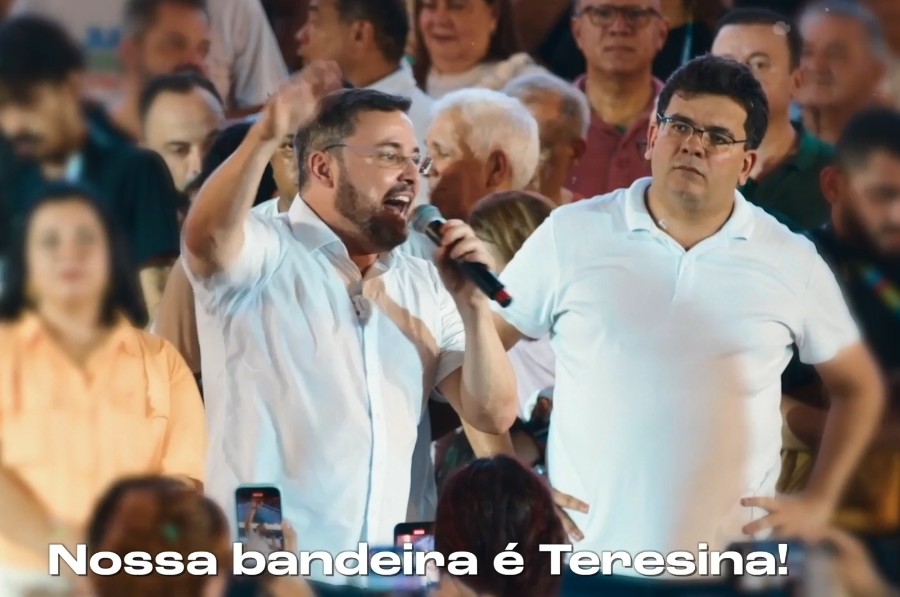 Fábio Novo discursa ao lado de Rafael Fonteles
