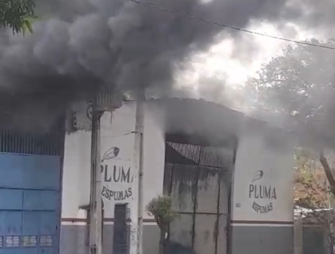 A fábrica Plumas ficou totalmente destruída