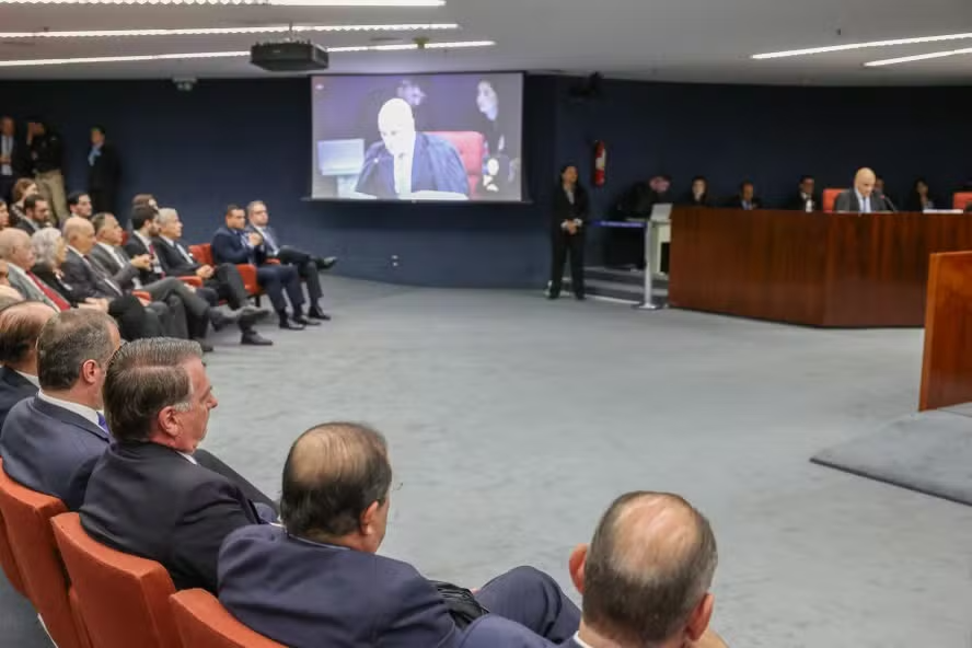 Primeira Turma do Supremo Tribunal Federal julga denúncia contra Jair Bolsonaro