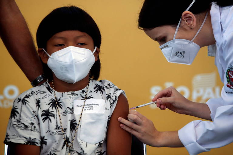 Criança indígena é a 1ª vacinada contra a COVID-19 no Brasil