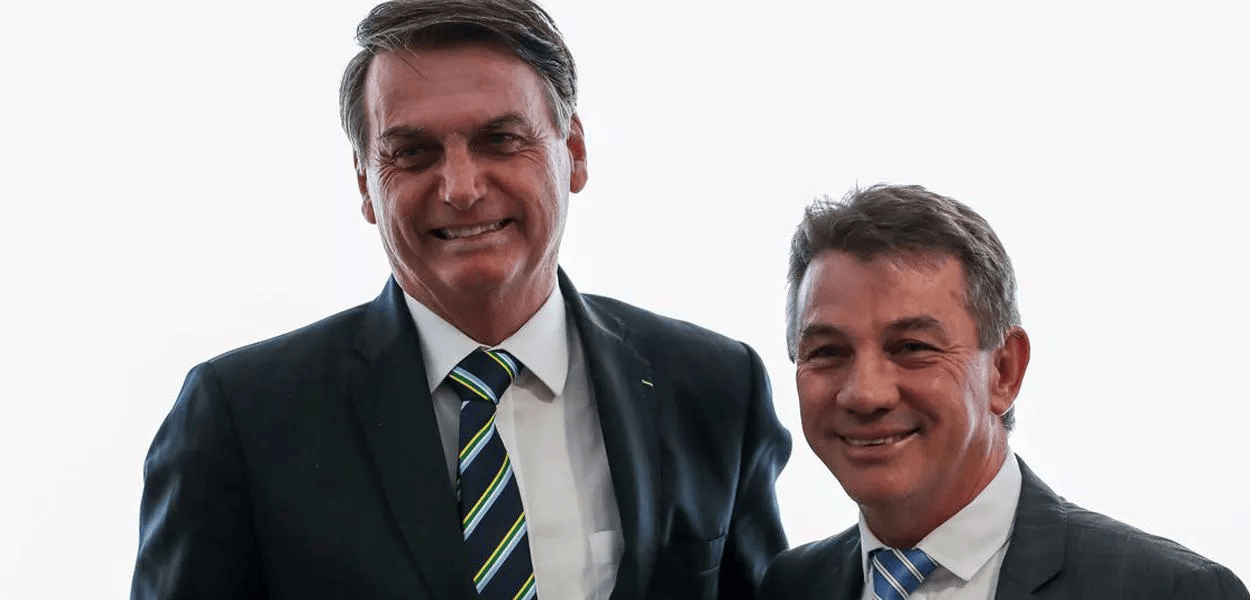 Jair Bolsonaro com Antonio Denarium, prefeito acusado de abuso de poder