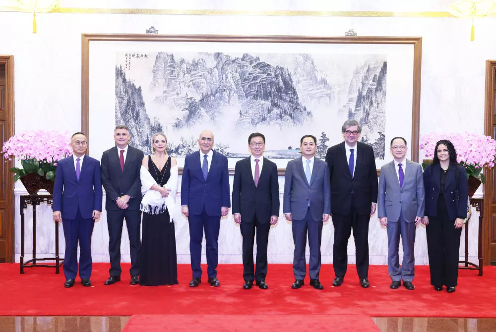 Vice-presidente chinês participa da recepção 50º aniversário dos laços diplomáticos China-Brasil