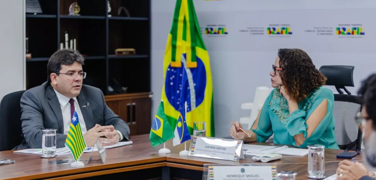 Em Brasília, governador Rafael Fonteles e ministra Luciana Santos conversam sobre o projeto de inteligência artificial desenvolvido no Piauí