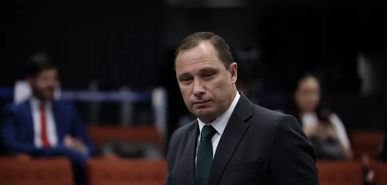 Mauro Cid prestou novo depoimento à PF e apontou tentativa de acesso à delação por advogados