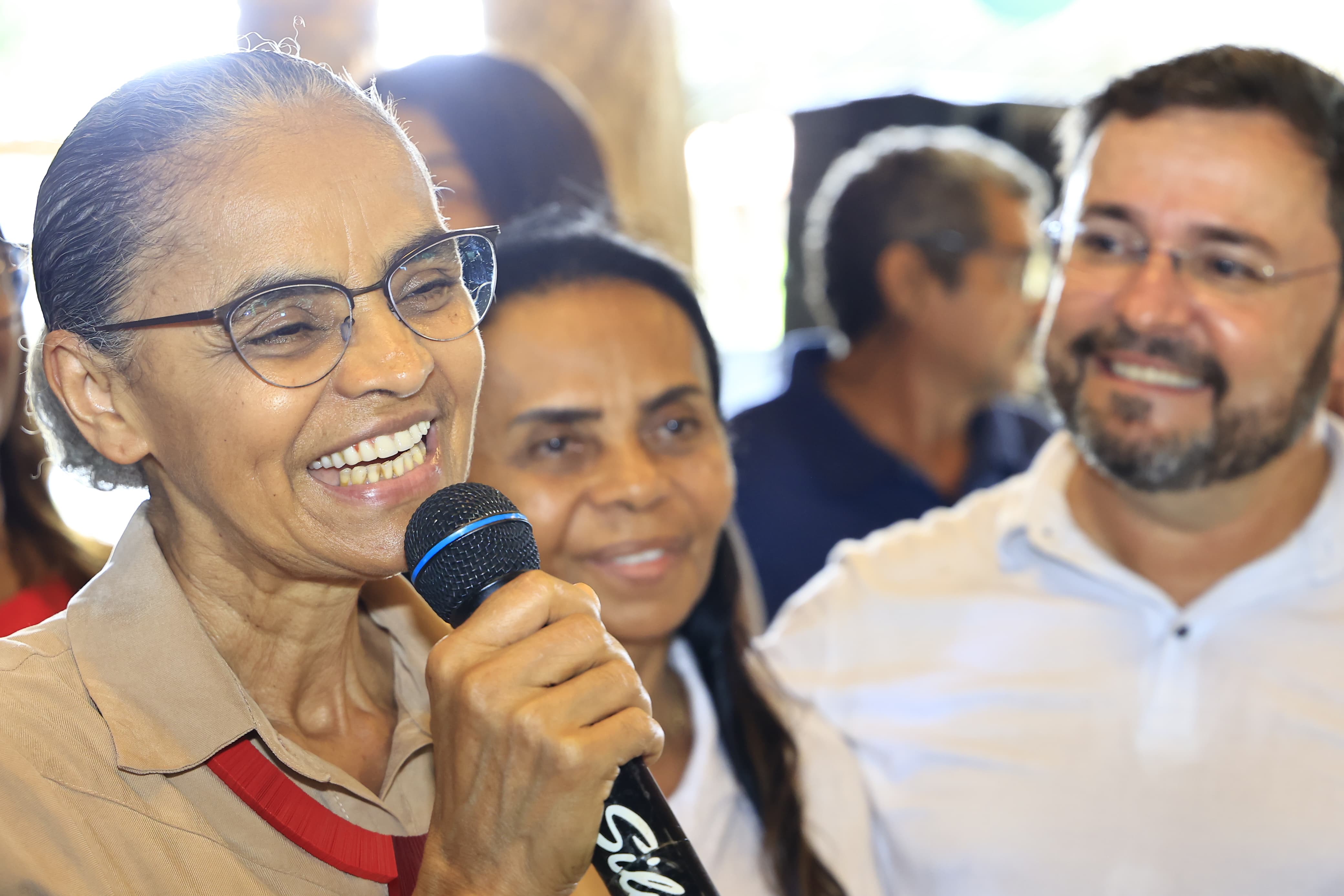 A ministra de Meio Ambiente, Marina Silva, encontrou Fábio Novo em um sítio e declarou apoio à sua pré-candidatura