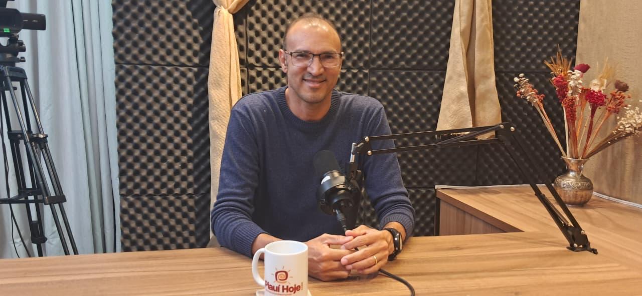 Jornalista Iraildo Mota alerta para o paradoxo das redes sociais