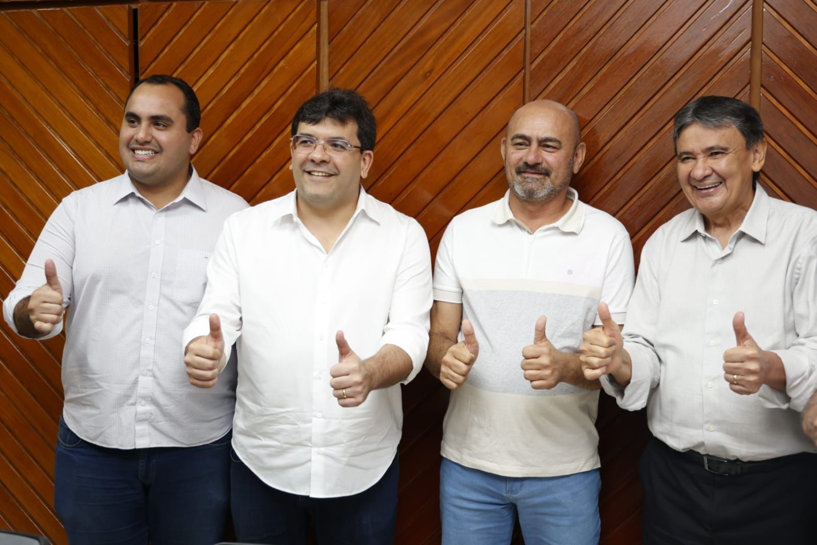 Rafael e Wellington recebem adesão do prefeito de Rio Grande do Piauí, Maurício Martins