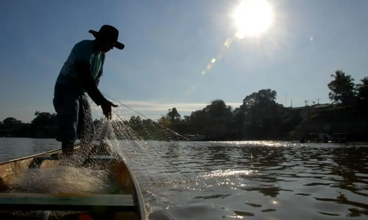 Pescadores do litoral do Piauí recebem orientações sobre seguro-defeso