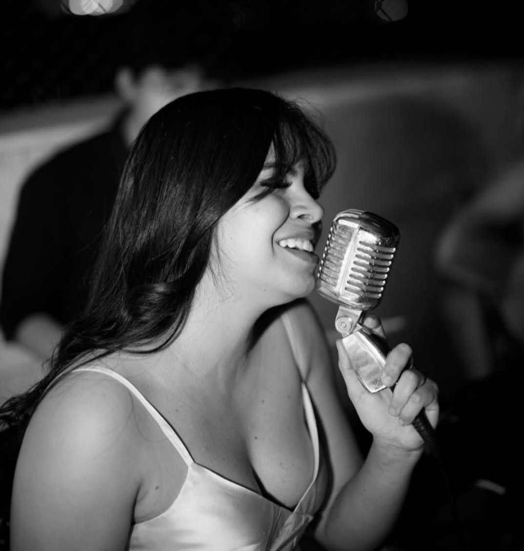 A cantora Milena Soares