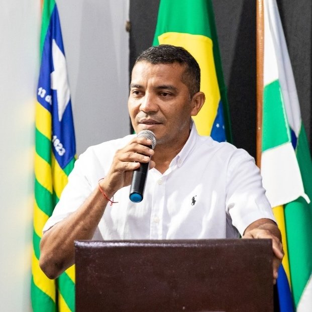 O prefeito de Porto, Aluízio Moreira Vaz