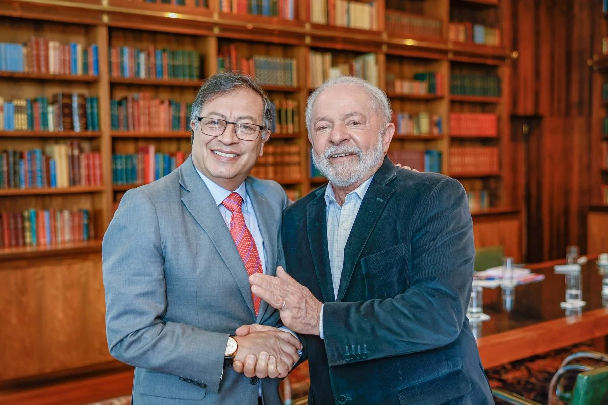 Presidente da República, Luiz Inácio Lula da Silva, durante reunião, em maio de 2023, com o Presidente da República da Colômbia, Gustavo Petro, no Palácio da Alvorada, em Brasília