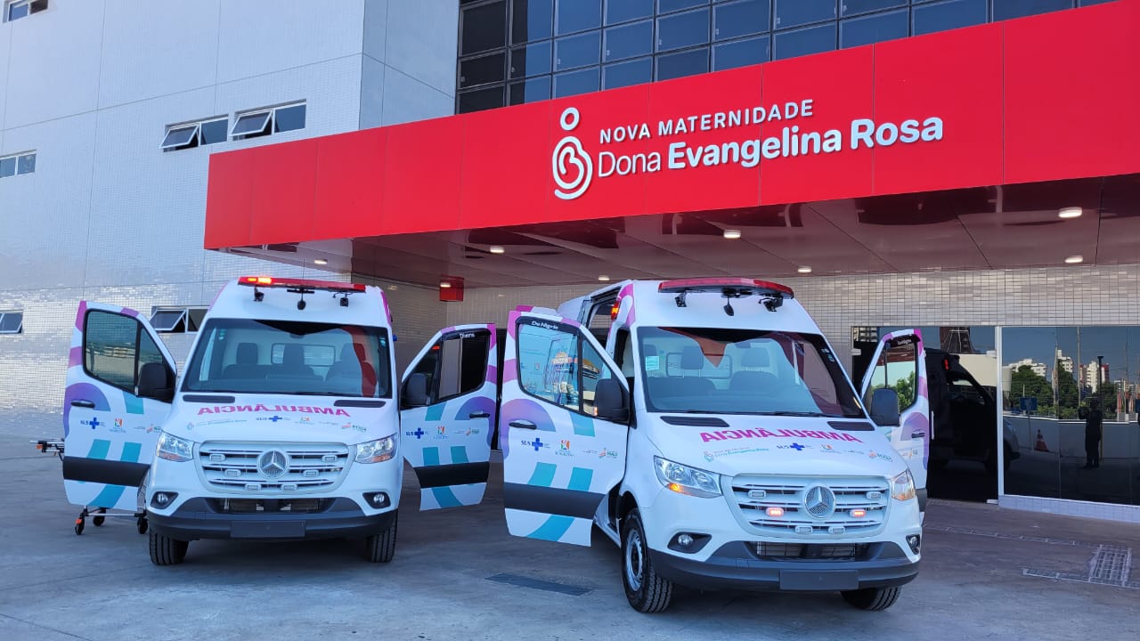 Ambulâncias entregues para a nova Maternidade Dona Evangelina Rosa