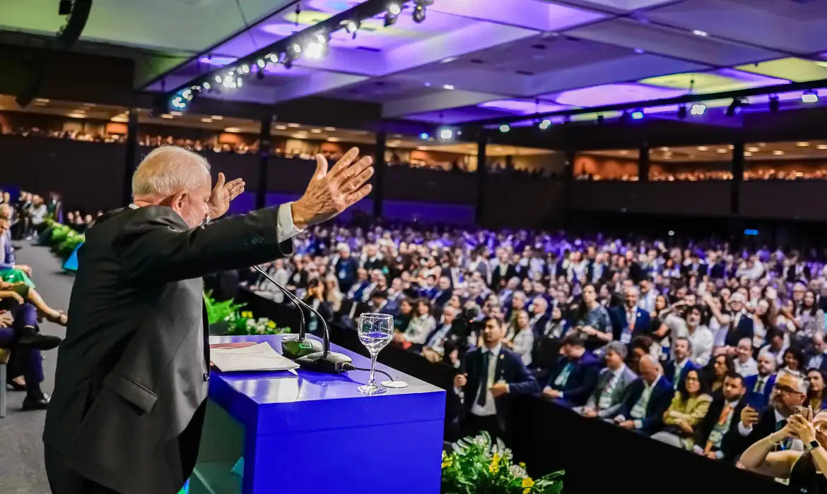 Presidente Lula anuncia medidas para aliviar aperto fiscal das prefeituras