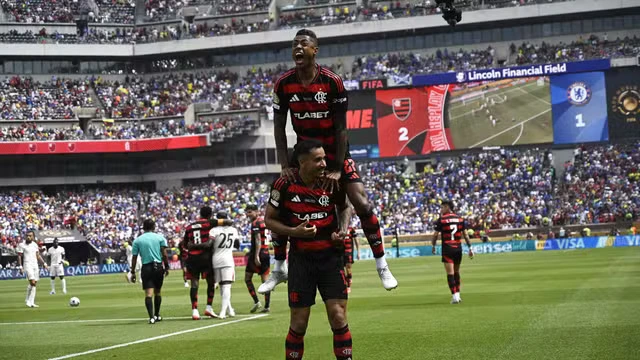 Danilo e Bruno Henrique (Foto: Andre Durão)