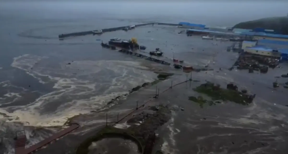 Ondas atingem o distrito de Severo-Kurilsk, na Rússia